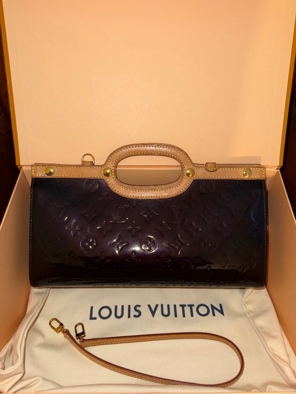 Louis Vuitton Amarante Monogram Vernis Roxbury Drive Bag
